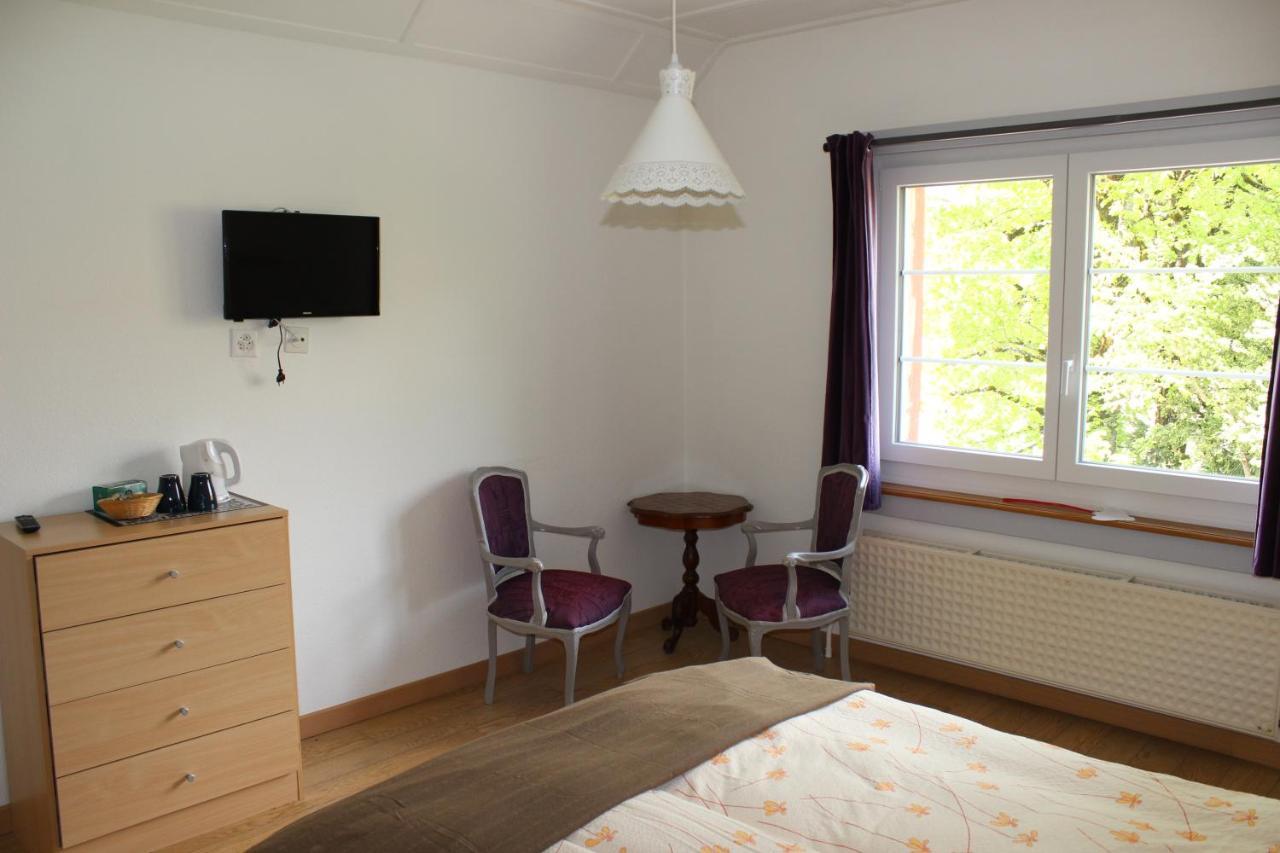 A Cote Bed & Breakfast Motiers Екстериор снимка